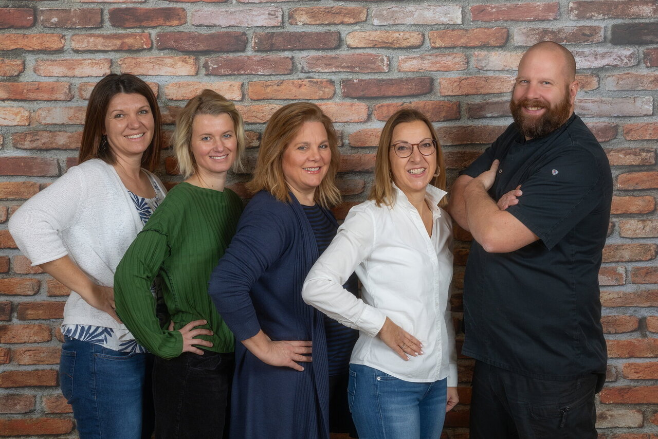 v.l.n.r.: Sabine Wohlesser, Christiane Hellweg, Irene Trink, Leiterin Margot Pinter und Thomas Wagner